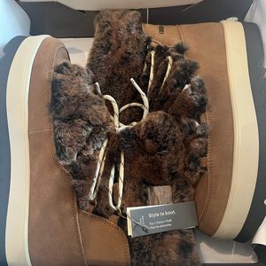 Cougar vivian boot. NIB